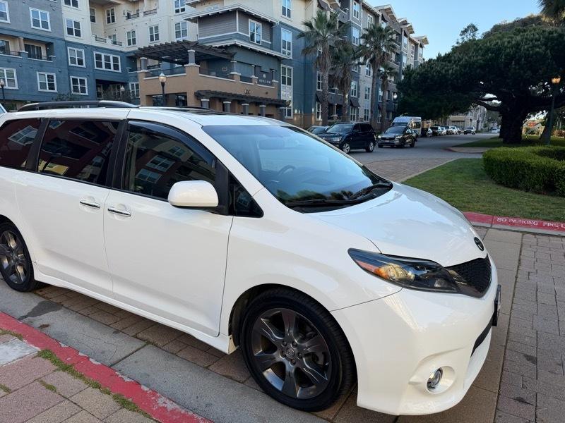 Toyota Sienna SE FWD 8-Passenger V6 2015