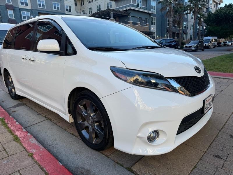 Toyota Sienna SE FWD 8-Passenger V6 2015