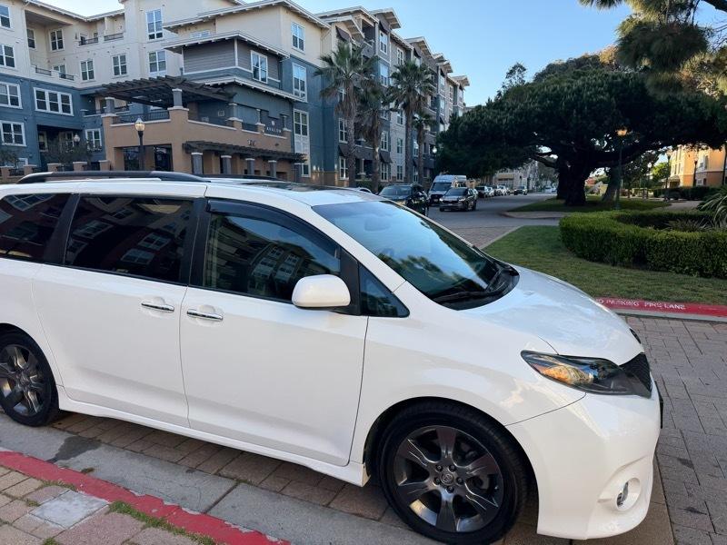 Toyota Sienna SE FWD 8-Passenger V6 2015