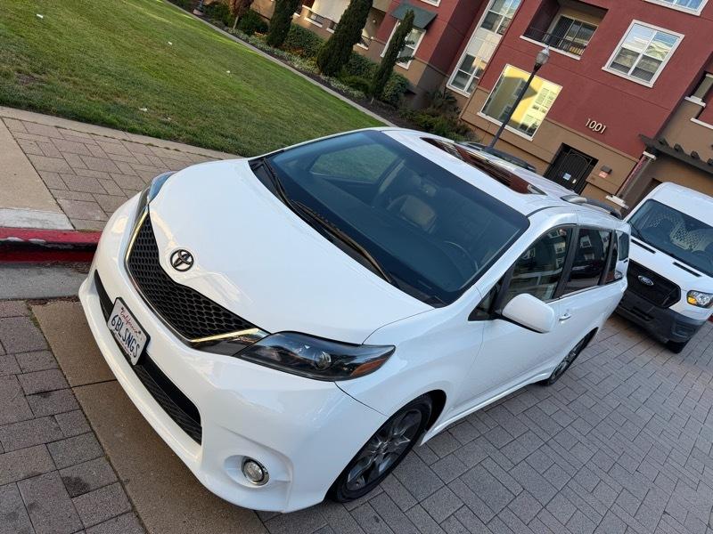 Toyota Sienna SE FWD 8-Passenger V6 2015