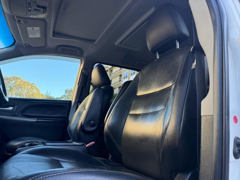 Toyota Sienna SE FWD 8-Passenger V6 2015