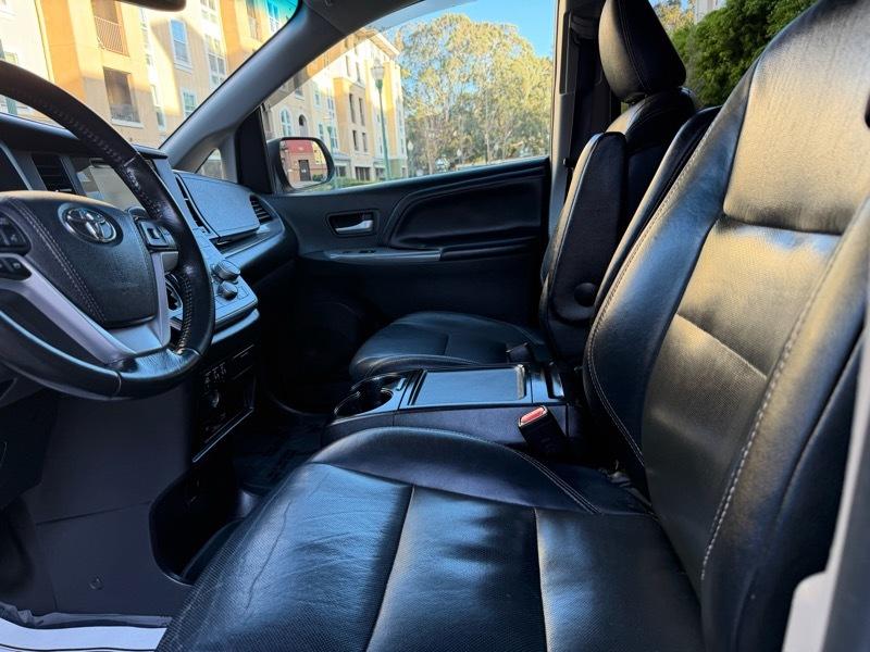 Toyota Sienna SE FWD 8-Passenger V6 2015