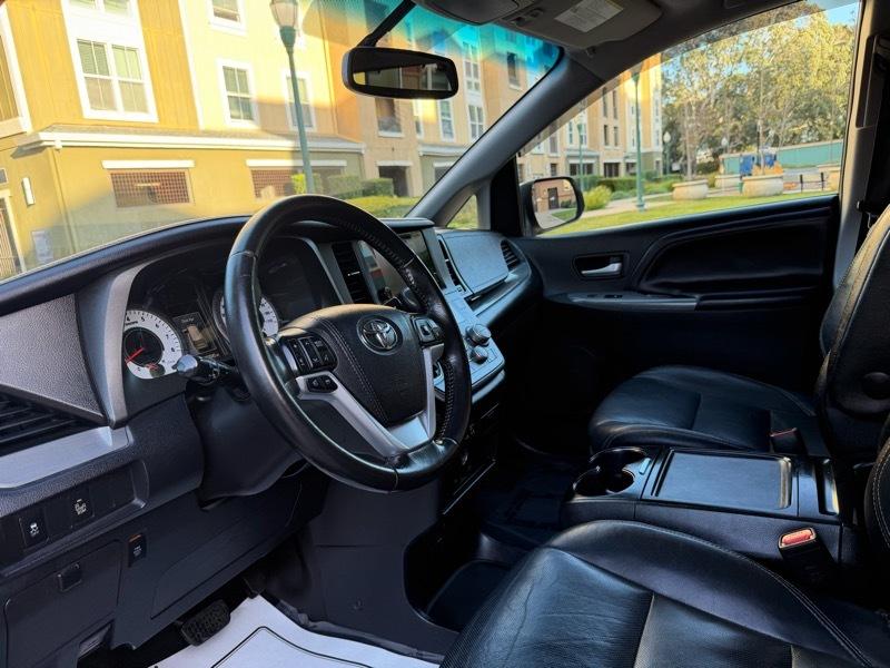 Toyota Sienna SE FWD 8-Passenger V6 2015