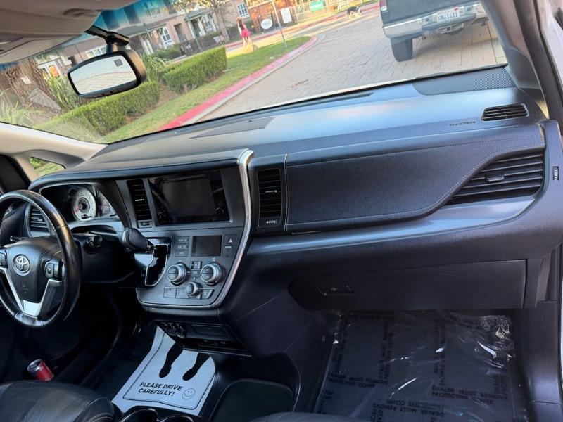 Toyota Sienna SE FWD 8-Passenger V6 2015
