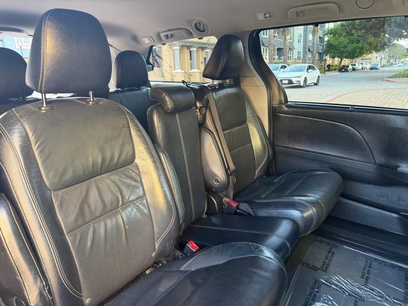 Toyota Sienna SE FWD 8-Passenger V6 2015