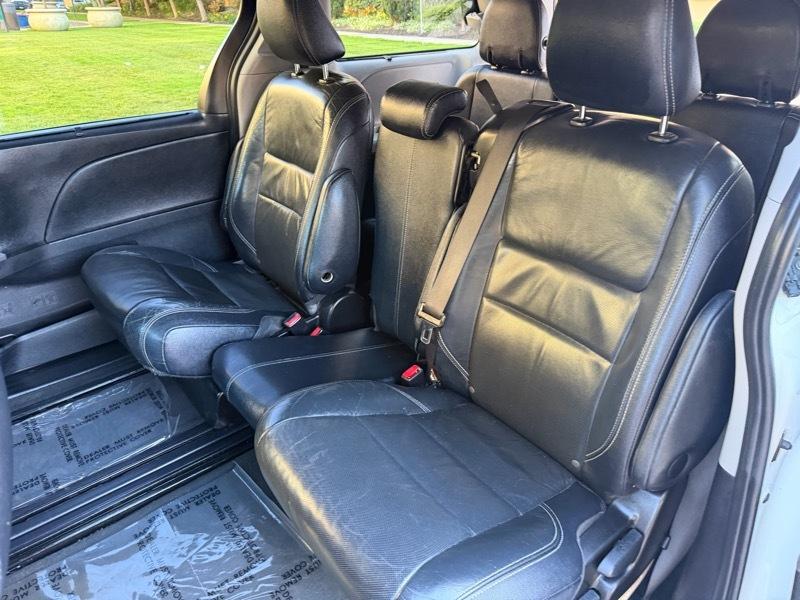 Toyota Sienna SE FWD 8-Passenger V6 2015