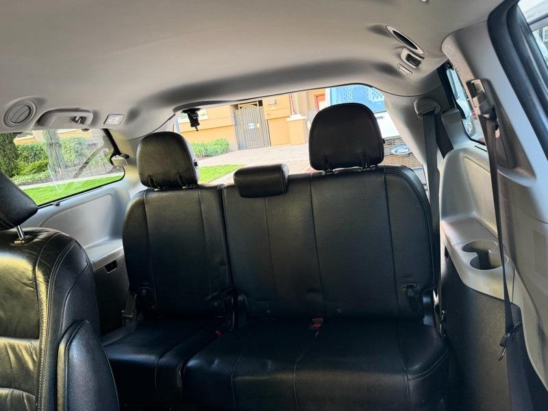 Toyota Sienna SE FWD 8-Passenger V6 2015