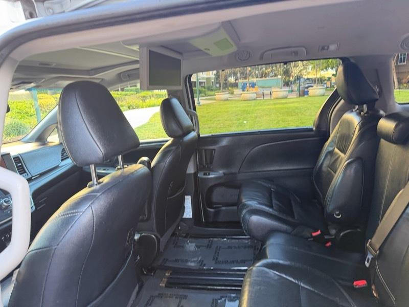 Toyota Sienna SE FWD 8-Passenger V6 2015