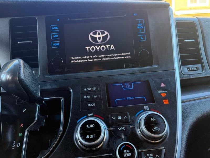 Toyota Sienna SE FWD 8-Passenger V6 2015