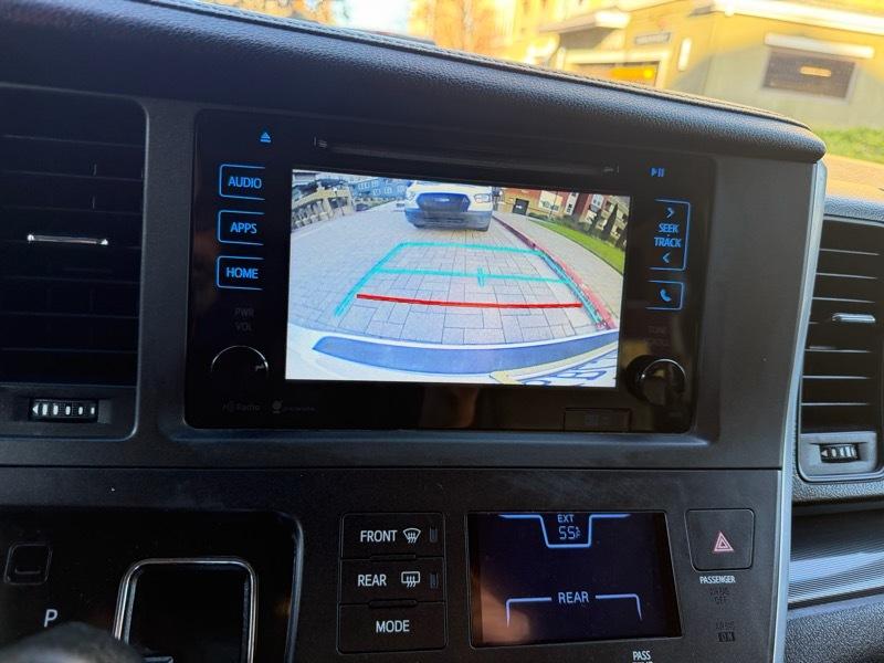 Toyota Sienna SE FWD 8-Passenger V6 2015