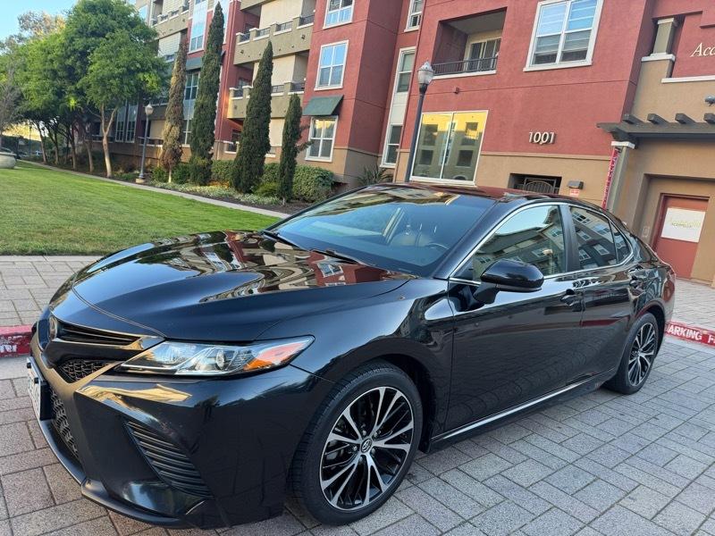Toyota Camry SE 2018