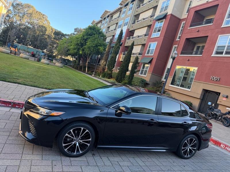 Toyota Camry SE 2018