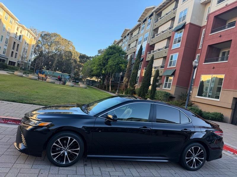 Toyota Camry SE 2018