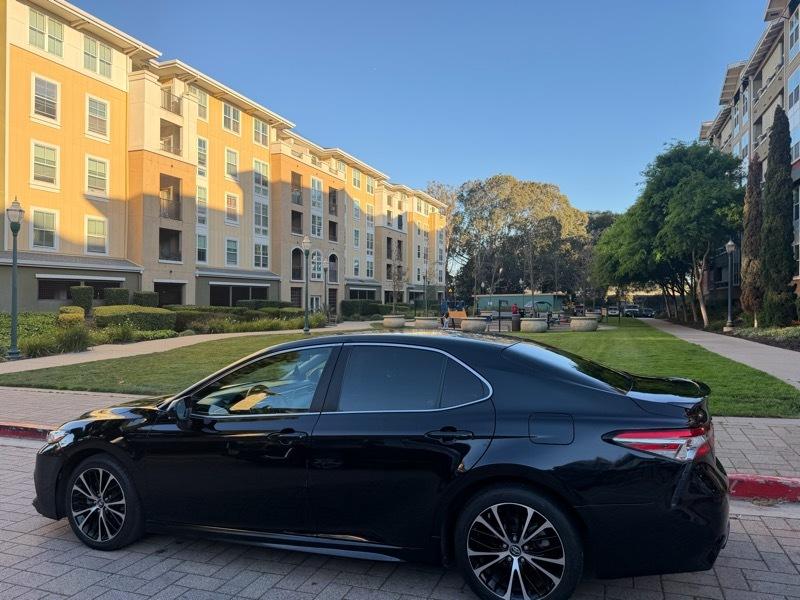 Toyota Camry SE 2018