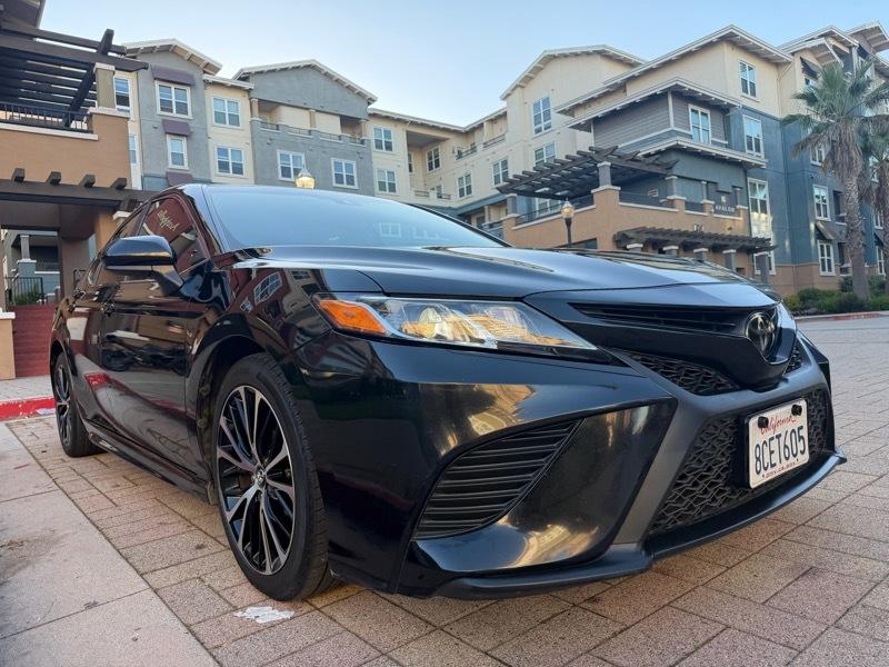 Toyota Camry SE 2018