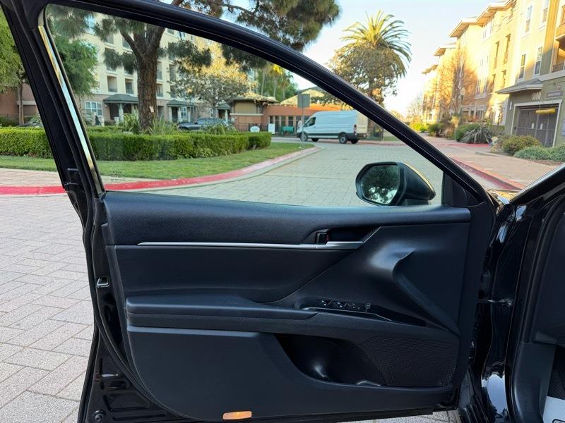 Toyota Camry SE 2018