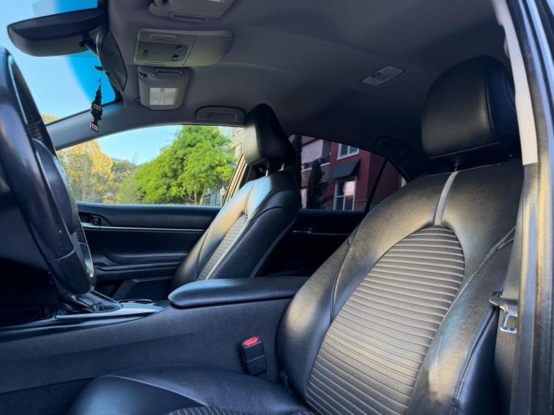 Toyota Camry SE 2018