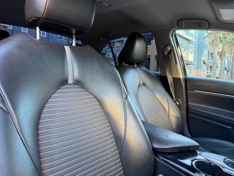 Toyota Camry SE 2018