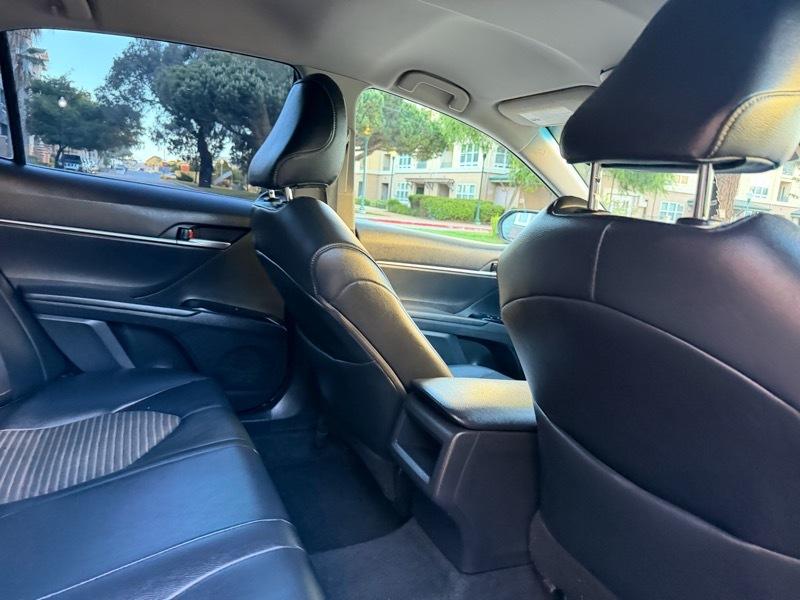 Toyota Camry SE 2018