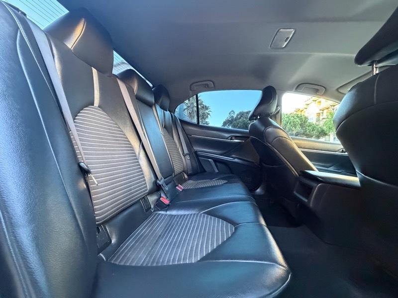 Toyota Camry SE 2018