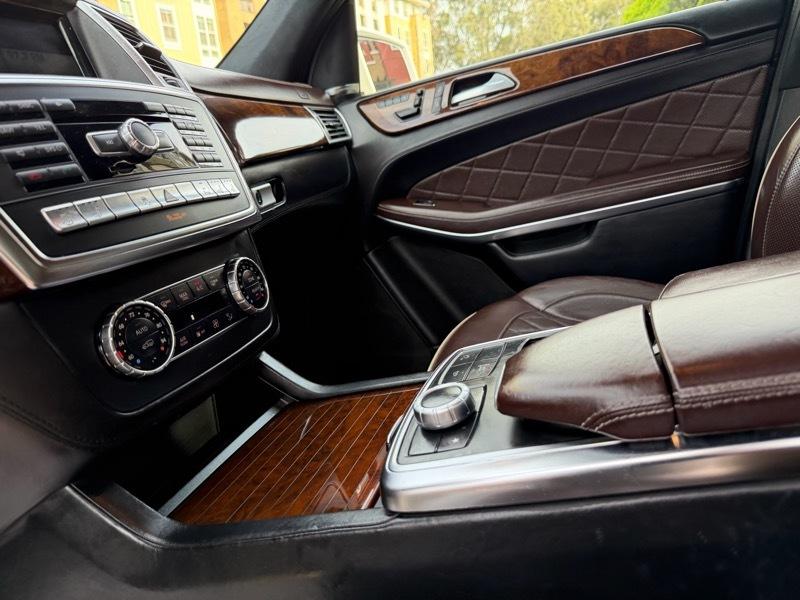 Mercedes-Benz GL-Class GL550 4MATIC 2014