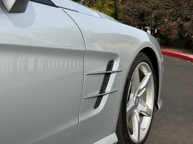 Mercedes-Benz SL-Class SL550R 2014