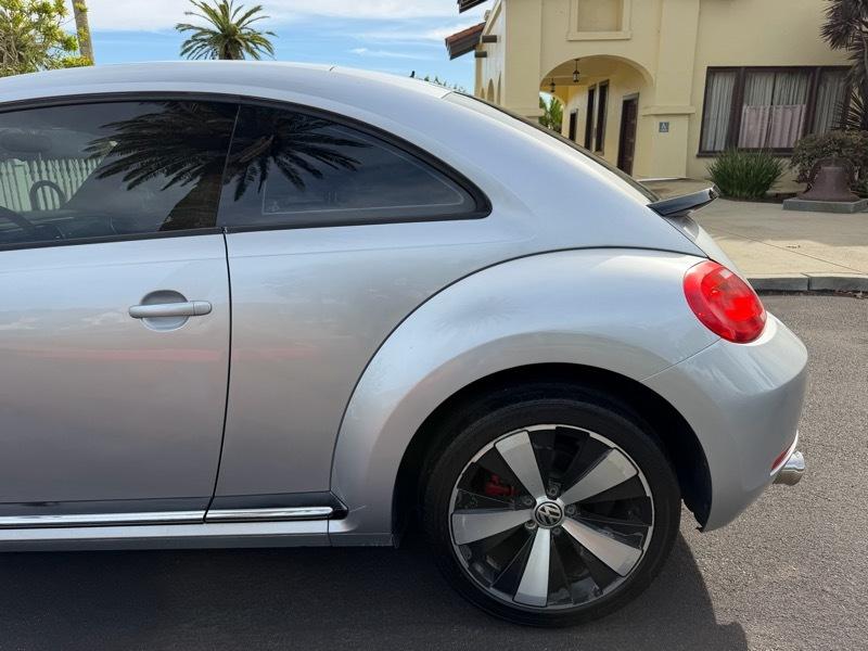 Volkswagen Beetle 2.0T Turbo 2012