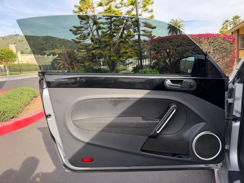 Volkswagen Beetle 2.0T Turbo 2012