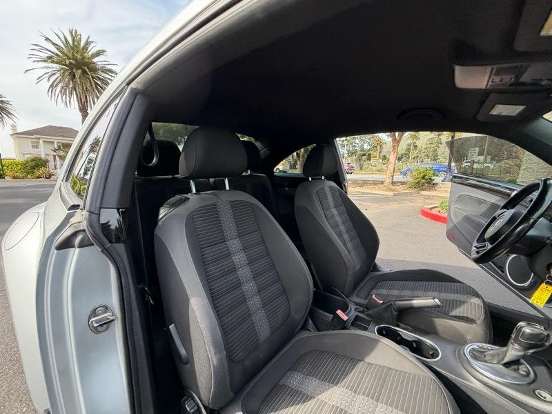 Volkswagen Beetle 2.0T Turbo 2012