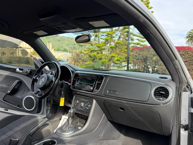 Volkswagen Beetle 2.0T Turbo 2012