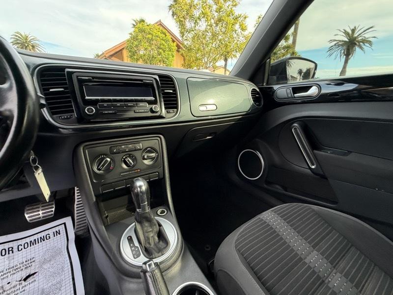 Volkswagen Beetle 2.0T Turbo 2012
