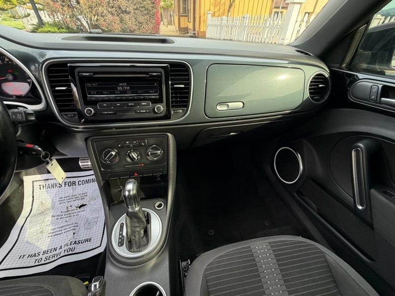 Volkswagen Beetle 2.0T Turbo 2012