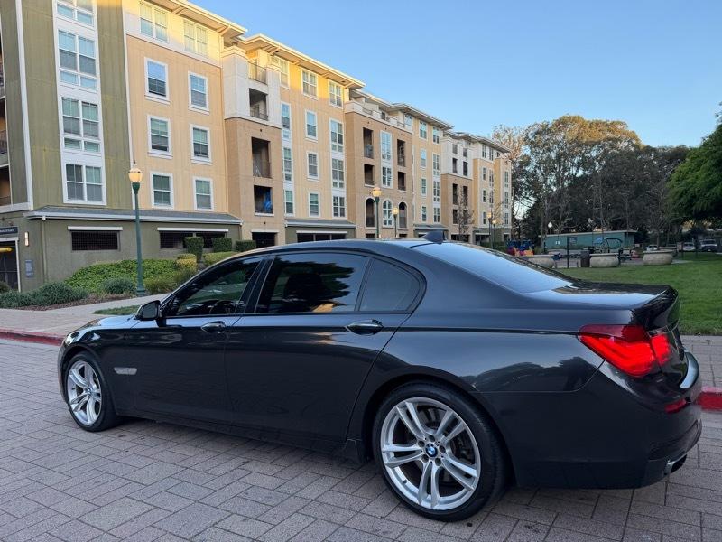 BMW 7-Series 750Li 2015