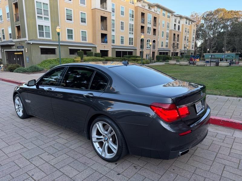 BMW 7-Series 750Li 2015
