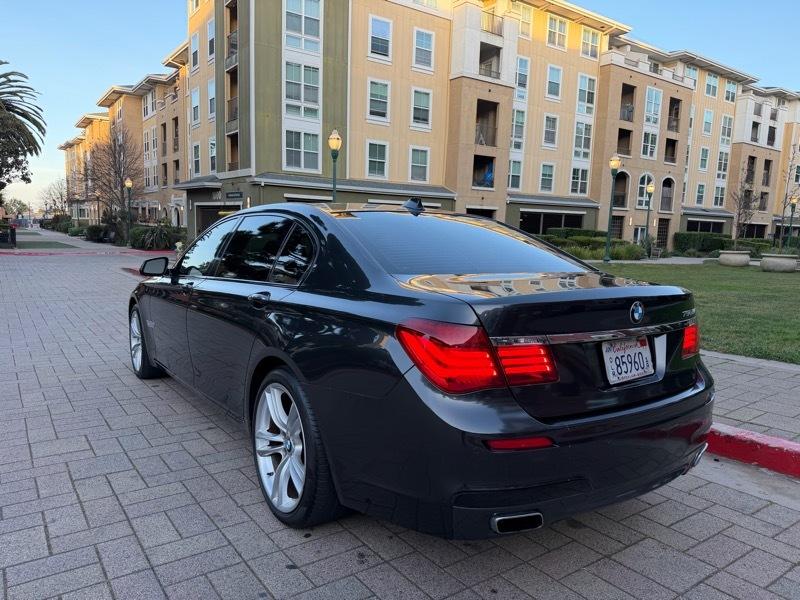 BMW 7-Series 750Li 2015