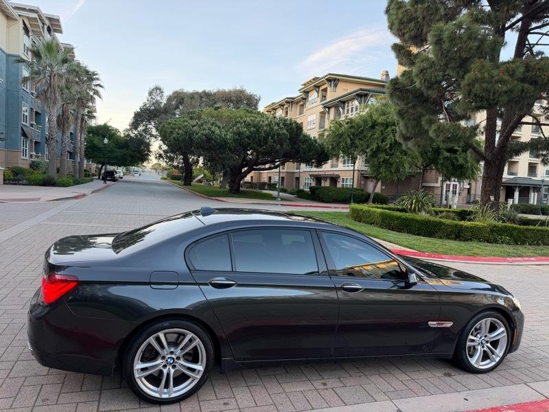 BMW 7-Series 750Li 2015