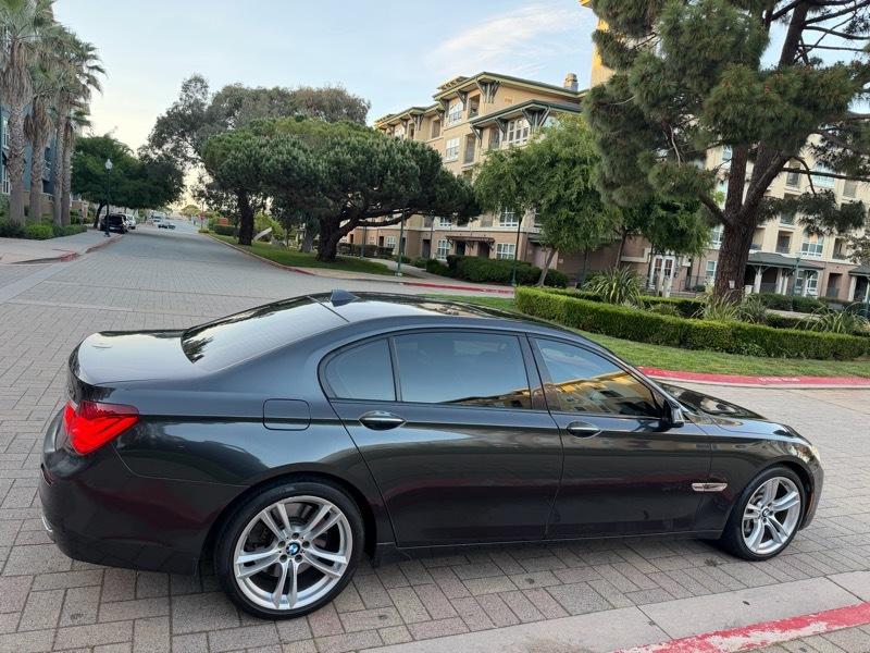 BMW 7-Series 750Li 2015