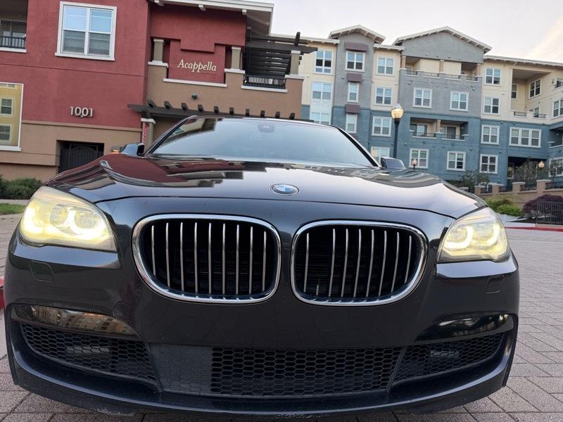 BMW 7-Series 750Li 2015