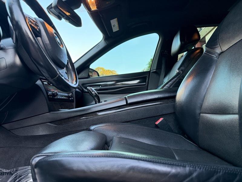 BMW 7-Series 750Li 2015