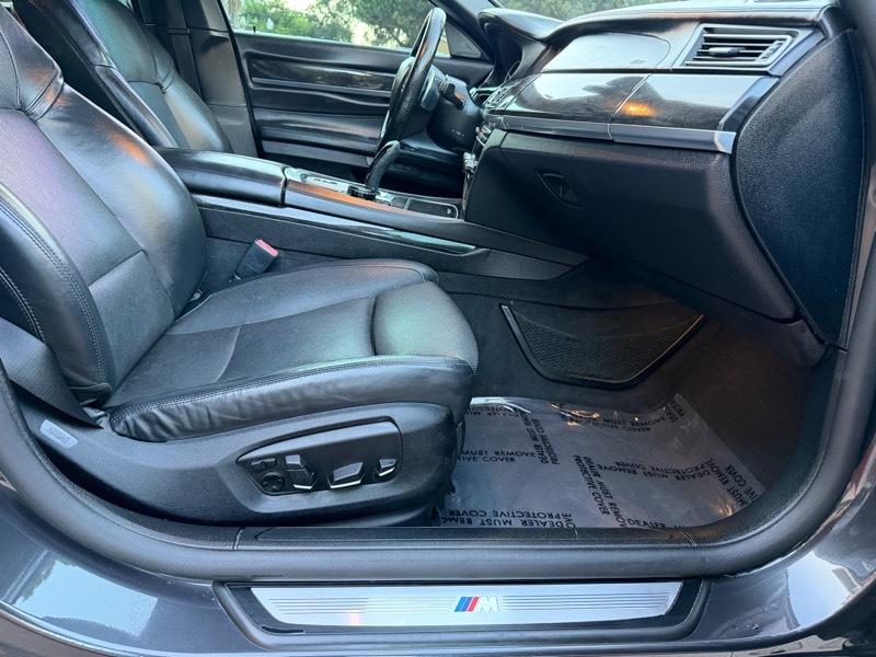 BMW 7-Series 750Li 2015