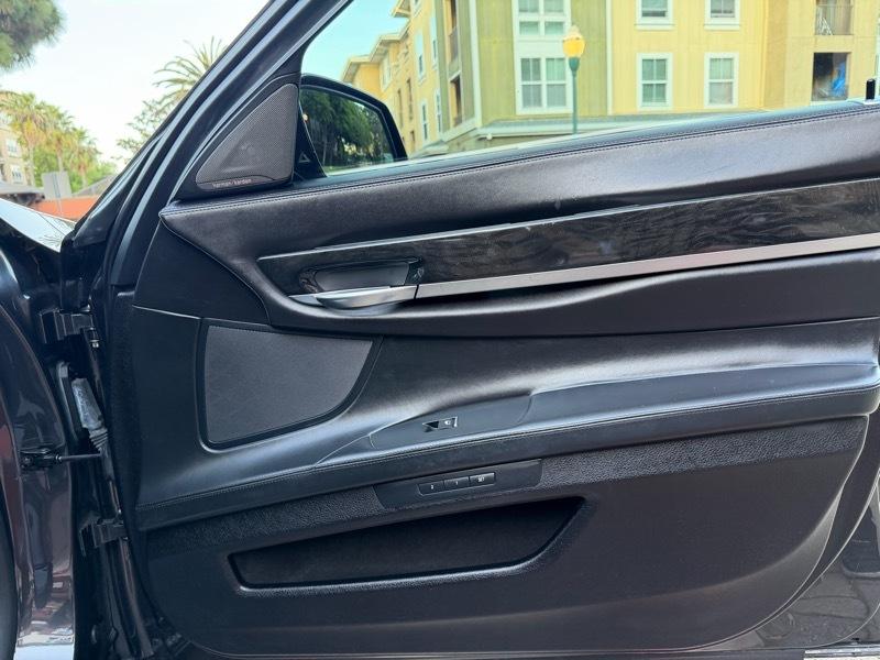 BMW 7-Series 750Li 2015