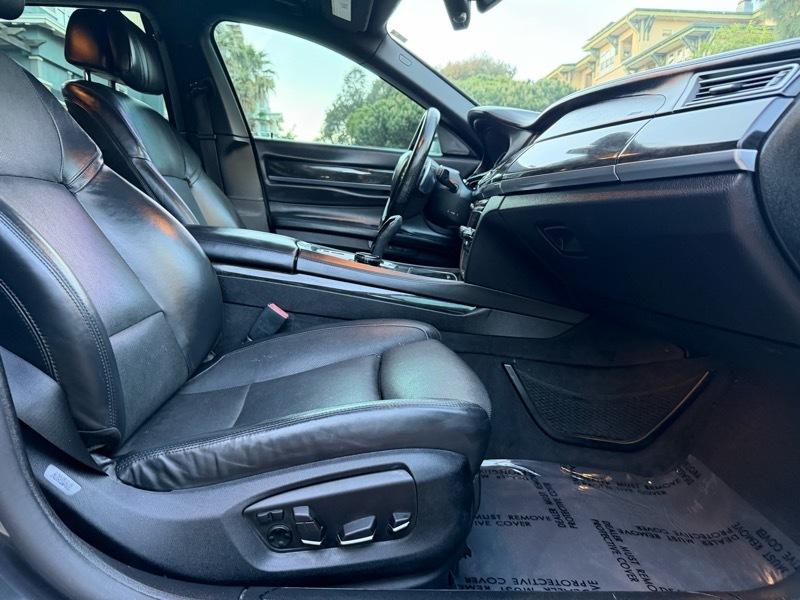 BMW 7-Series 750Li 2015