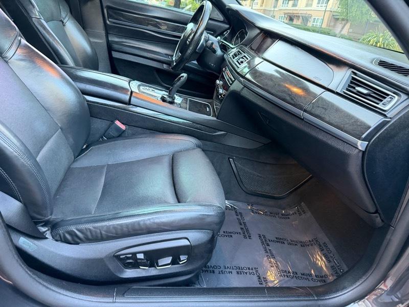 BMW 7-Series 750Li 2015