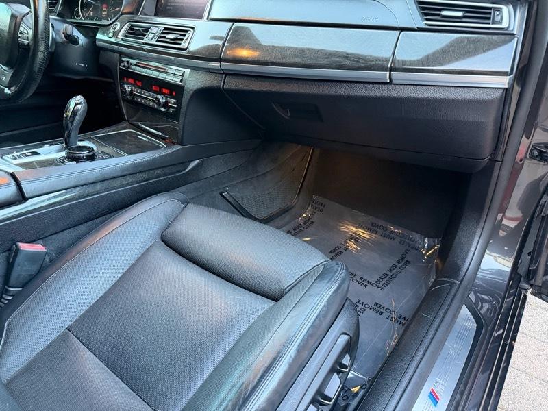 BMW 7-Series 750Li 2015