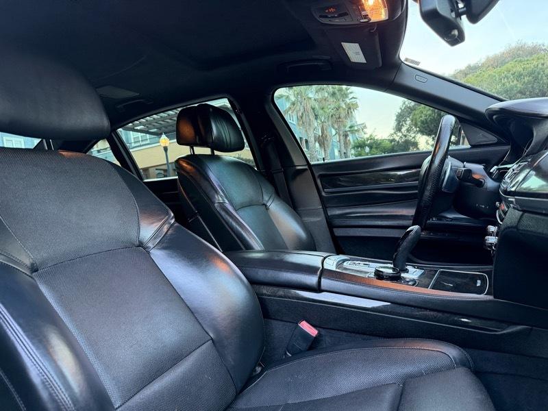 BMW 7-Series 750Li 2015