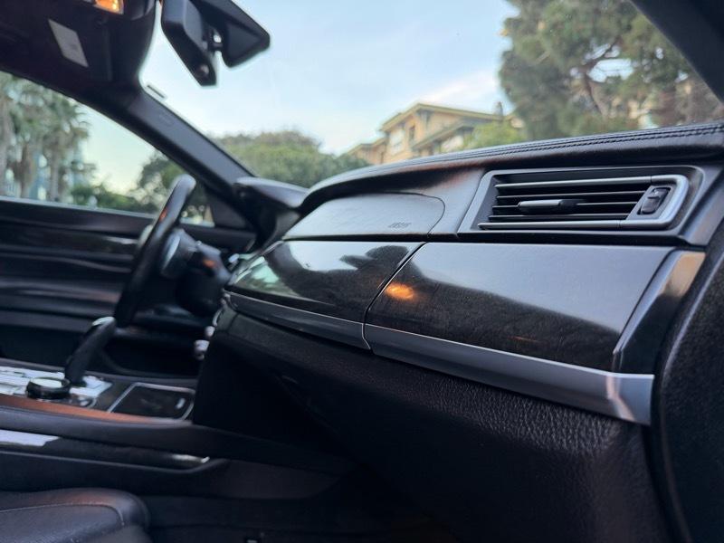 BMW 7-Series 750Li 2015