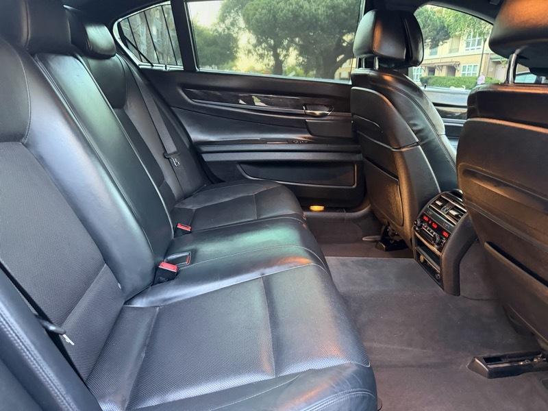 BMW 7-Series 750Li 2015