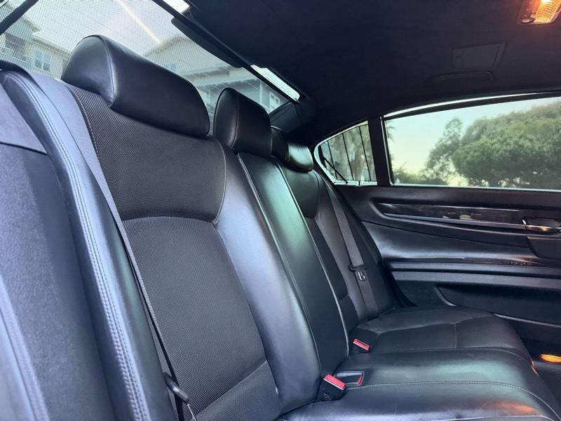 BMW 7-Series 750Li 2015