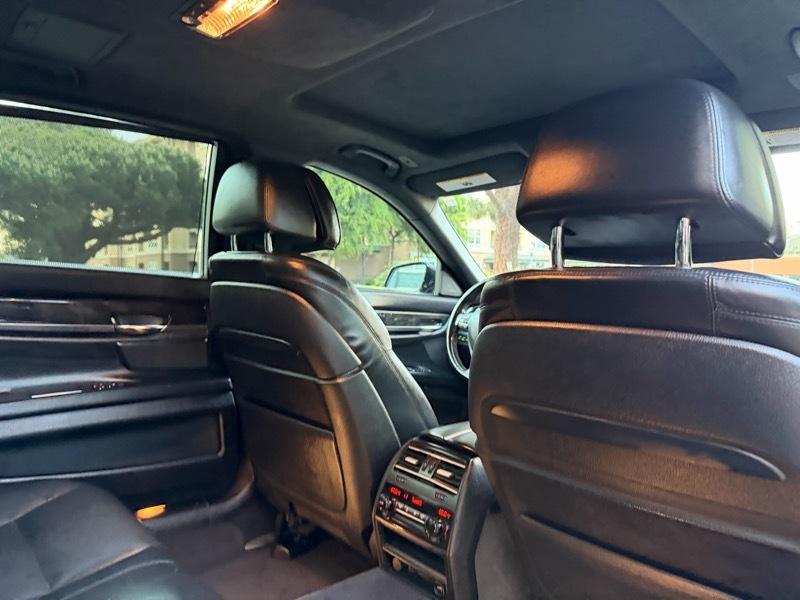 BMW 7-Series 750Li 2015