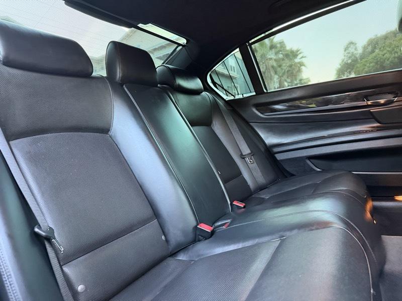 BMW 7-Series 750Li 2015
